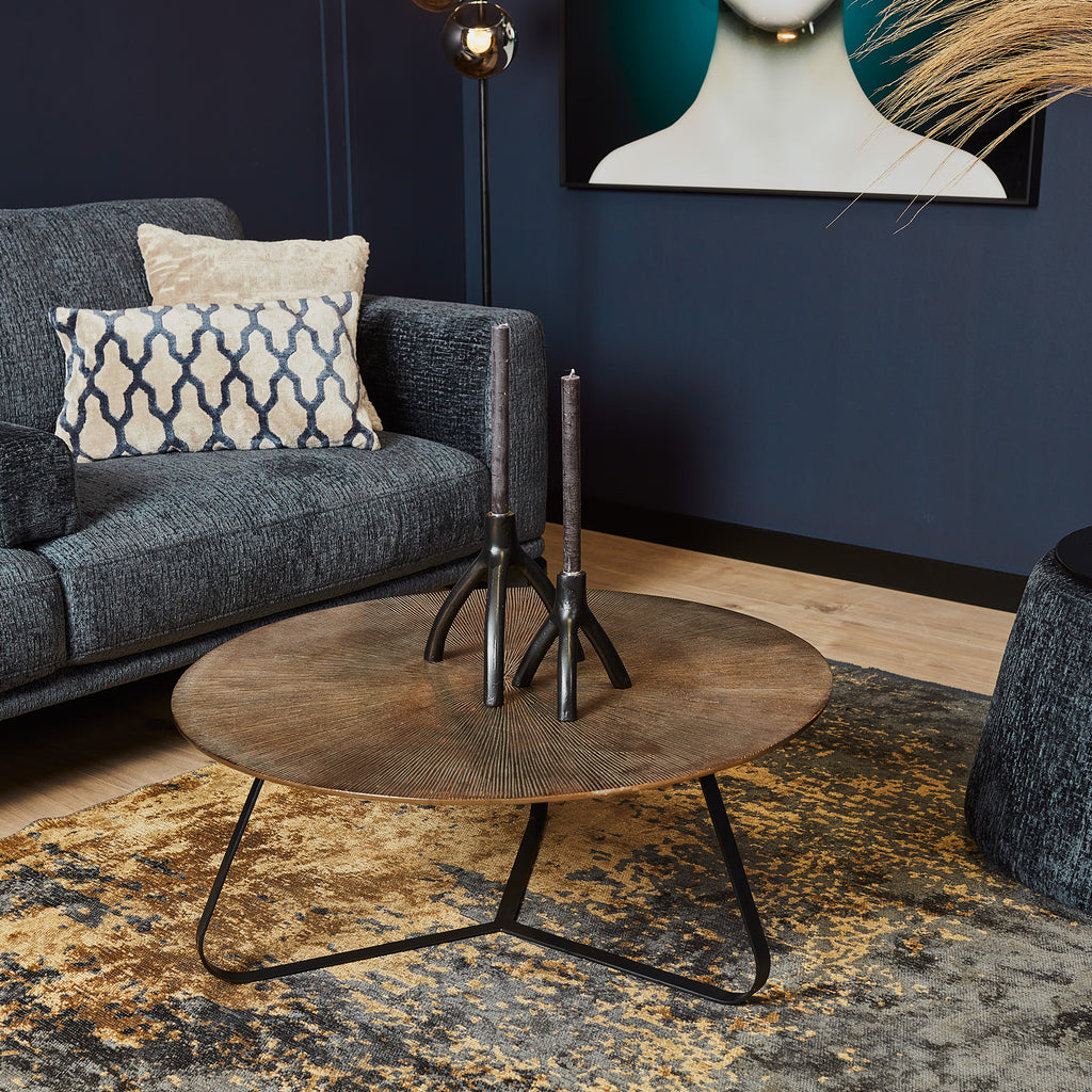 Kate Couchtisch 80 cm – runder Aluminium Tisch mit antik goldener Platte & schwarzem Eisengestell, 80×80×35 cm