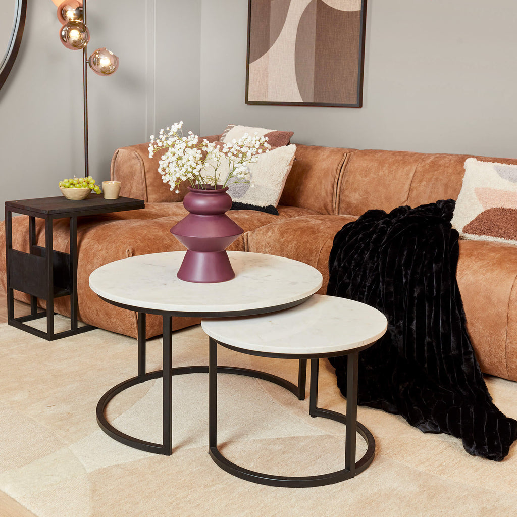 Couchtisch Ovan 2er-Set – Weißer Marmor & Schwarzes Metallgestell, ineinander schiebbar 70x70x40 cm / 50x50x35 cm