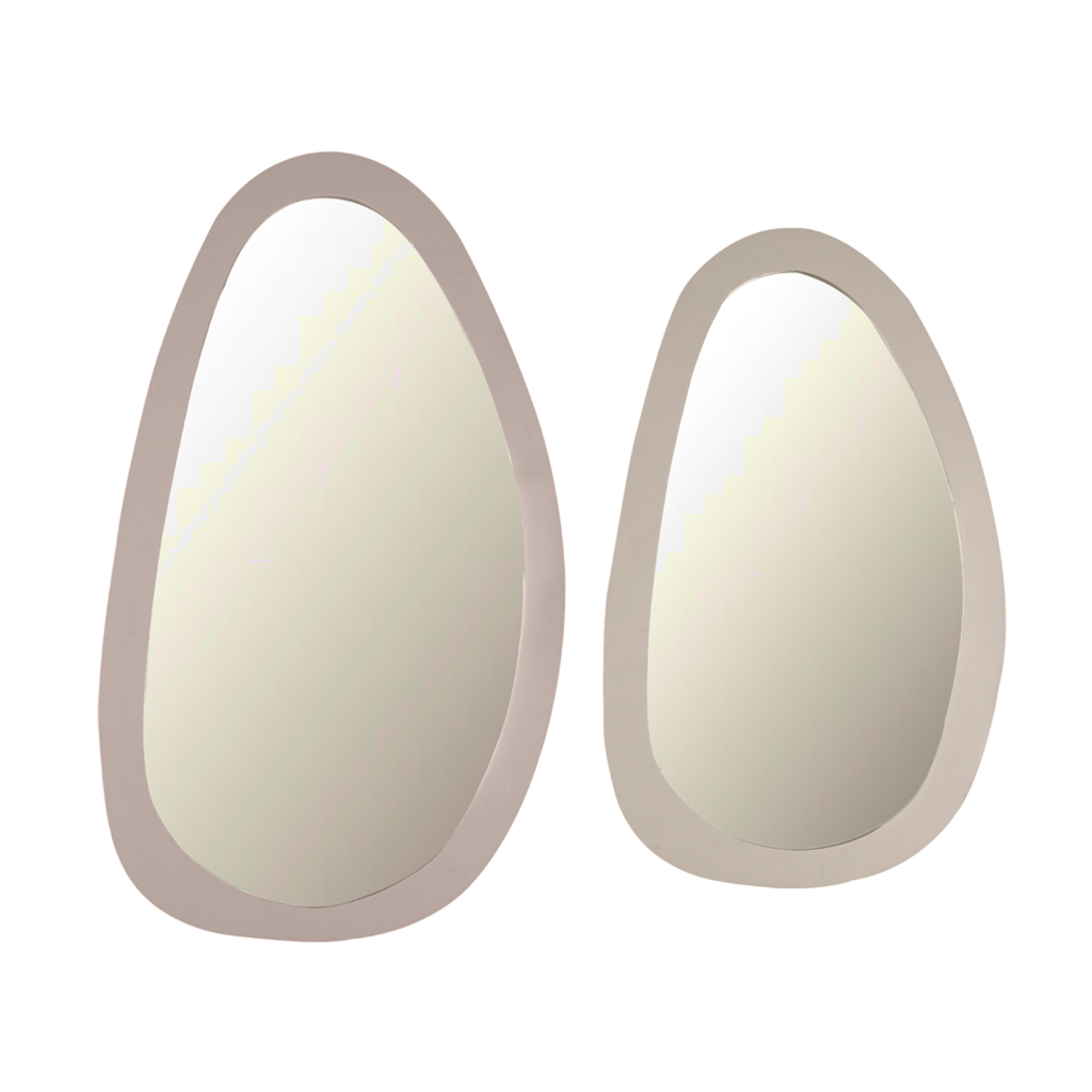 Spiegel Leli – Mangoholz mit Sand-Finish, 70 x 3 x 120 cm, organische Form für modernes Interieur