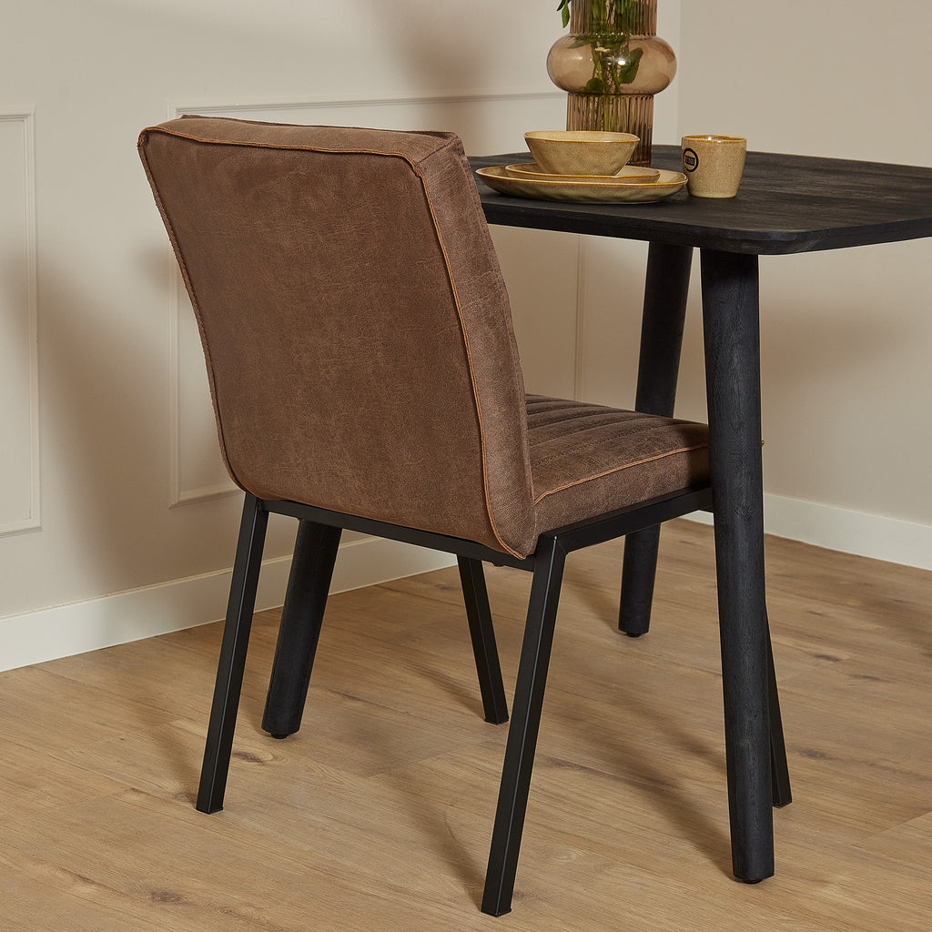 Esszimmerstuhl Molly – Bull Brown 15 Eco-Leder & schwarzes Stahlgestell, 52 x 65 x 88 cm