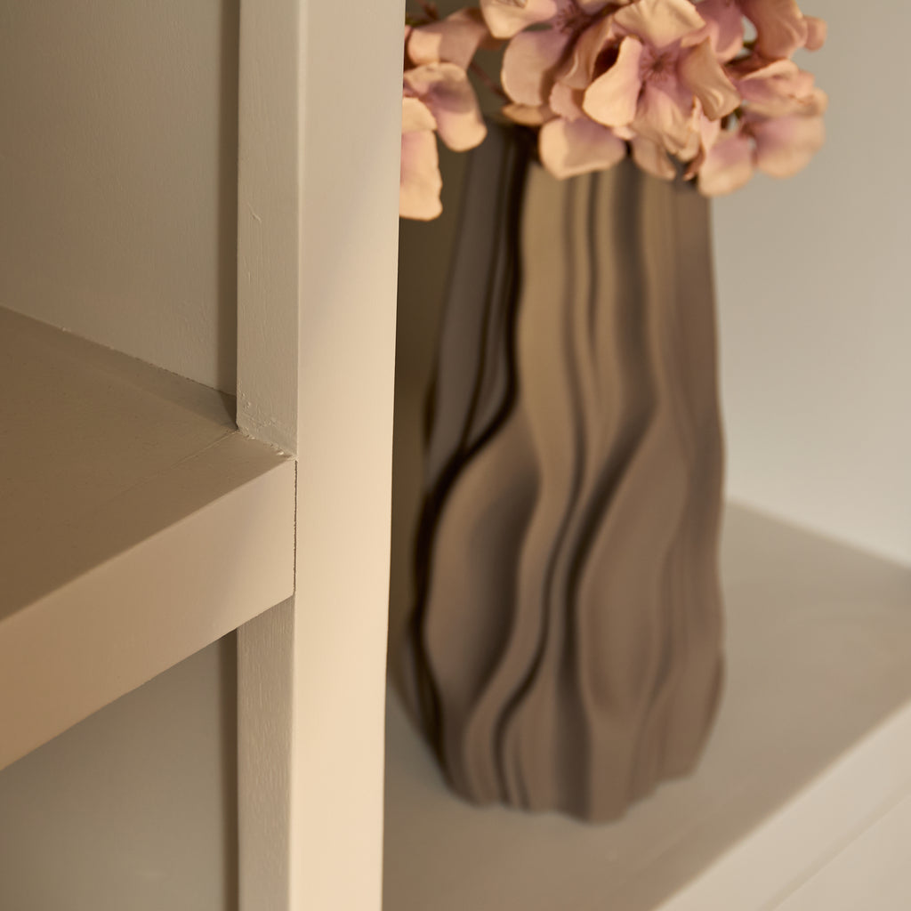 Regal Bali XL Sand 160x45x200 cm – Mangoholz Bücherregal mit offenen Fächern & 3 Türen (Push-to-Open)