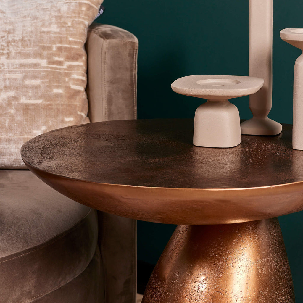 Beistelltisch Jarah Kupfergold – runder Aluminiumtisch mit edlem Metall-Finish, 55 x 55 x 55 cm