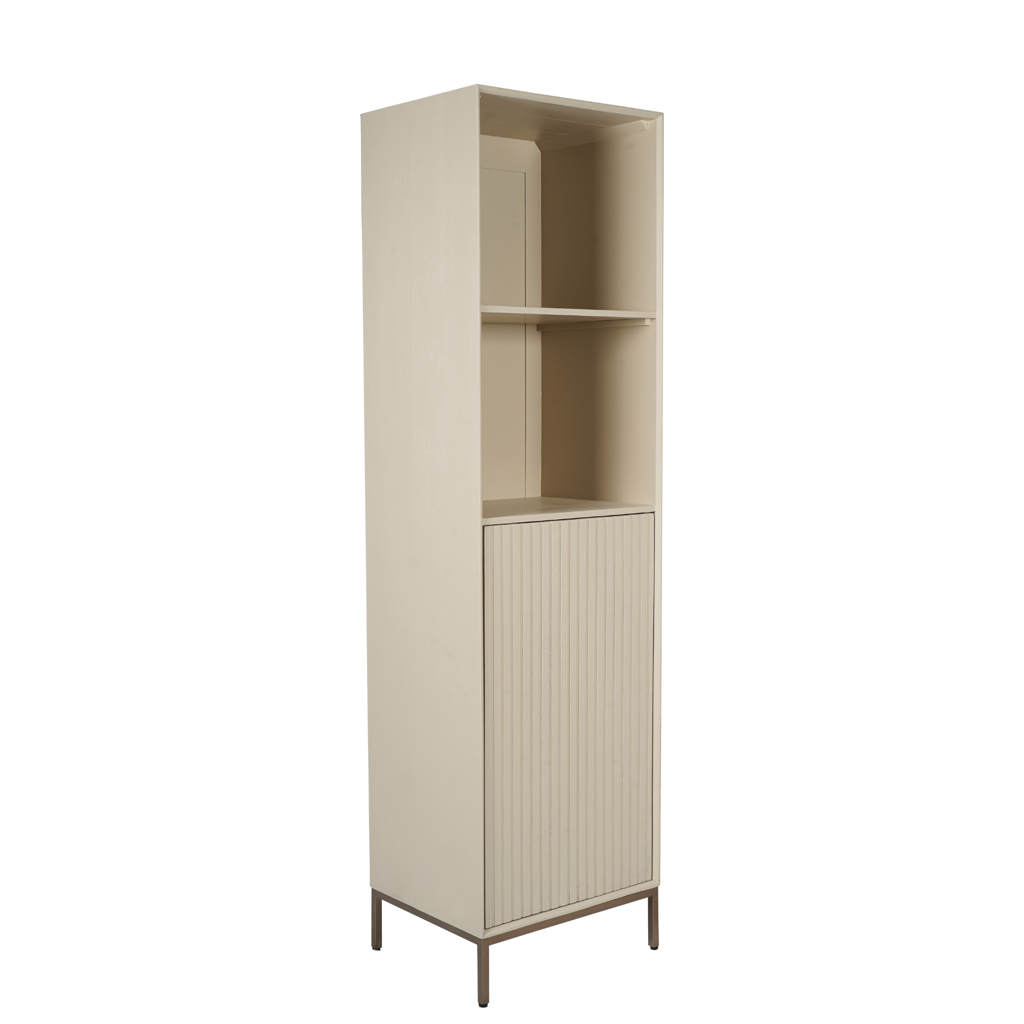 Bücherregal Mandy Sand – Mangoholz mit Sand-Finish & bronzefarbenem Metallgestell, 1 Tür & 2 offene Fächer, 55 x 45 x 200 cm