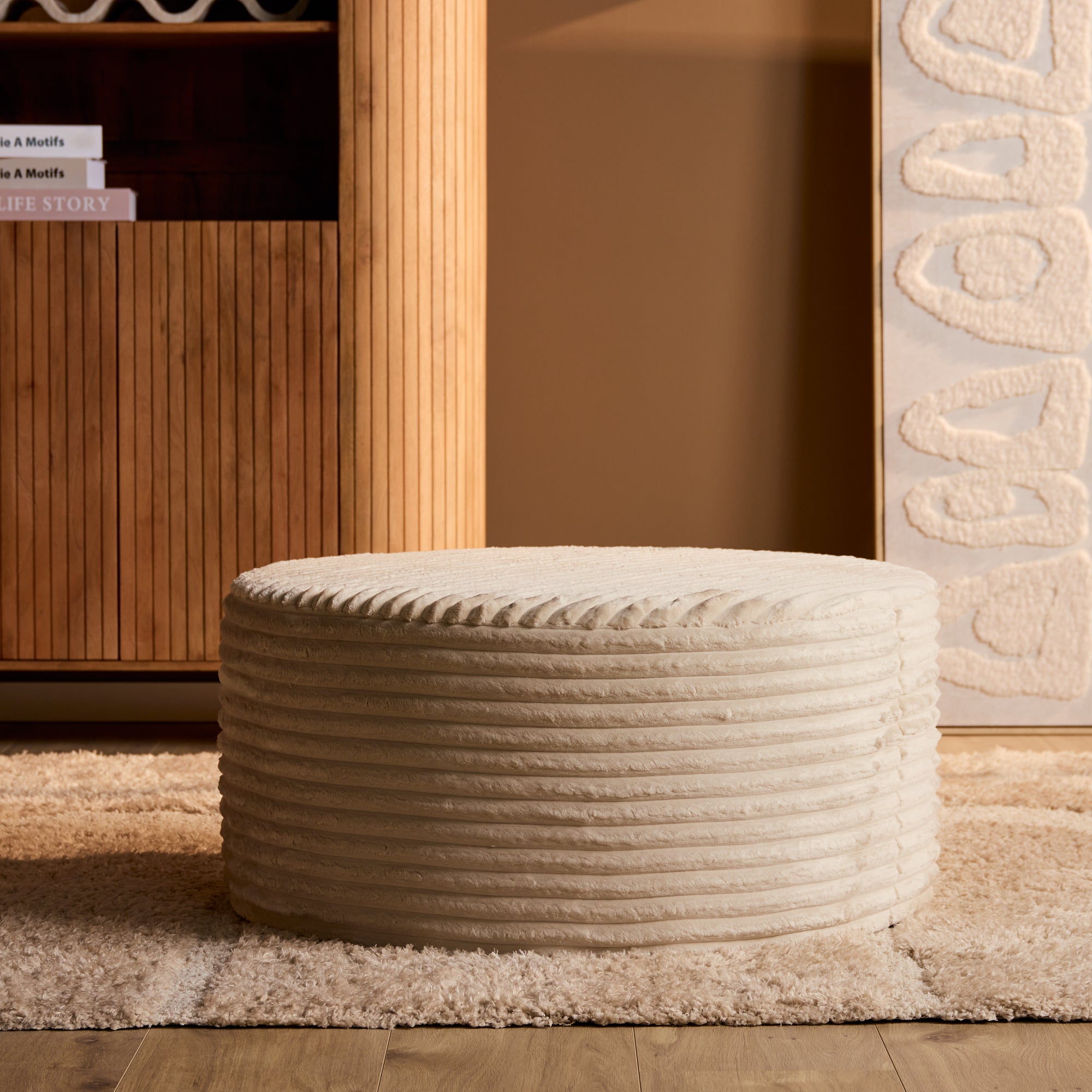 Runder Hocker MeinLieblingsplatz in Beige – vielseitig & modern, 80 x 80 x 39 cm