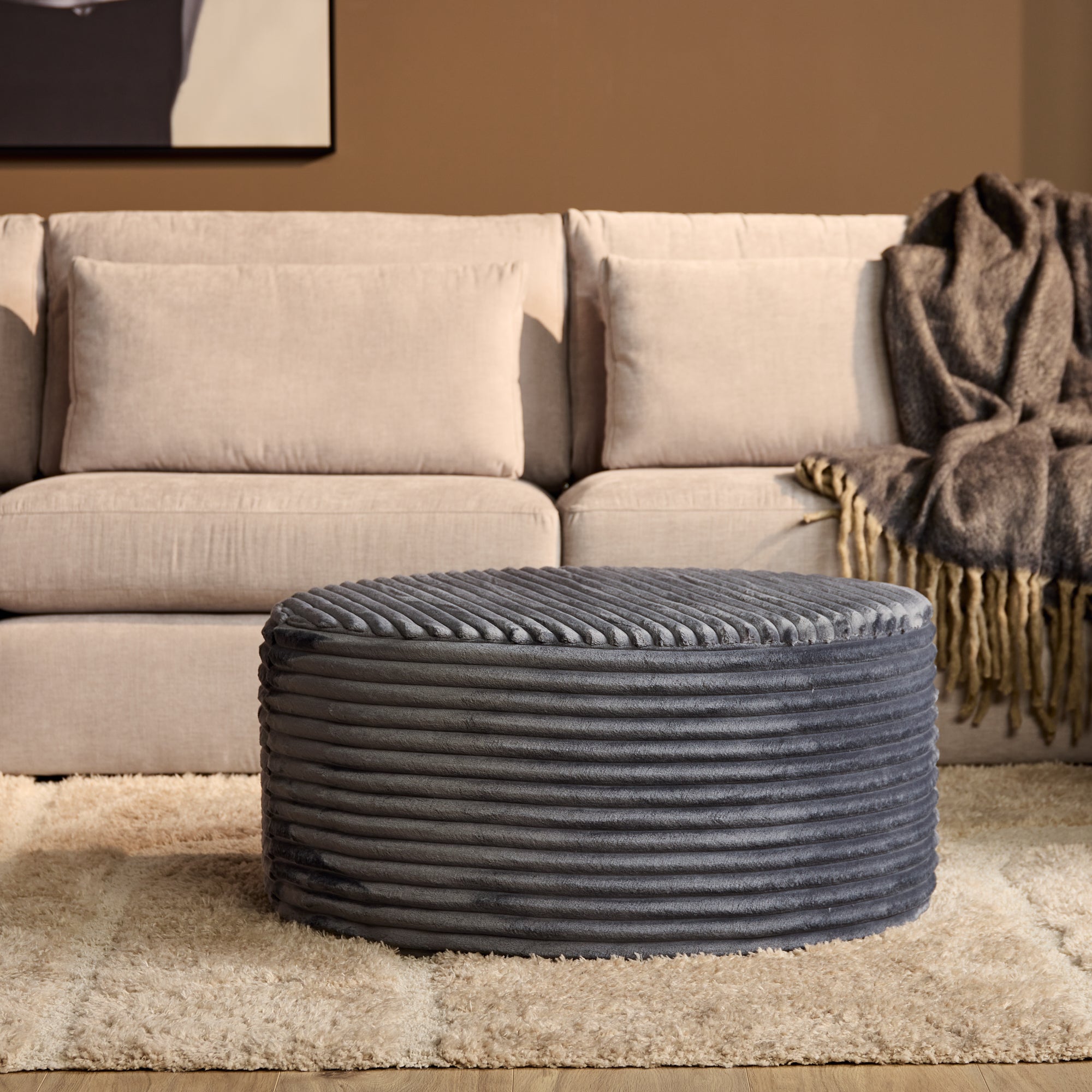 Hocker MeinLieblingsplatz – runder Pouf mit Rippenmuster in Anthrazit, 80 × 80 × 39 cm, vielseitig als Sitzhocker/Fußablage