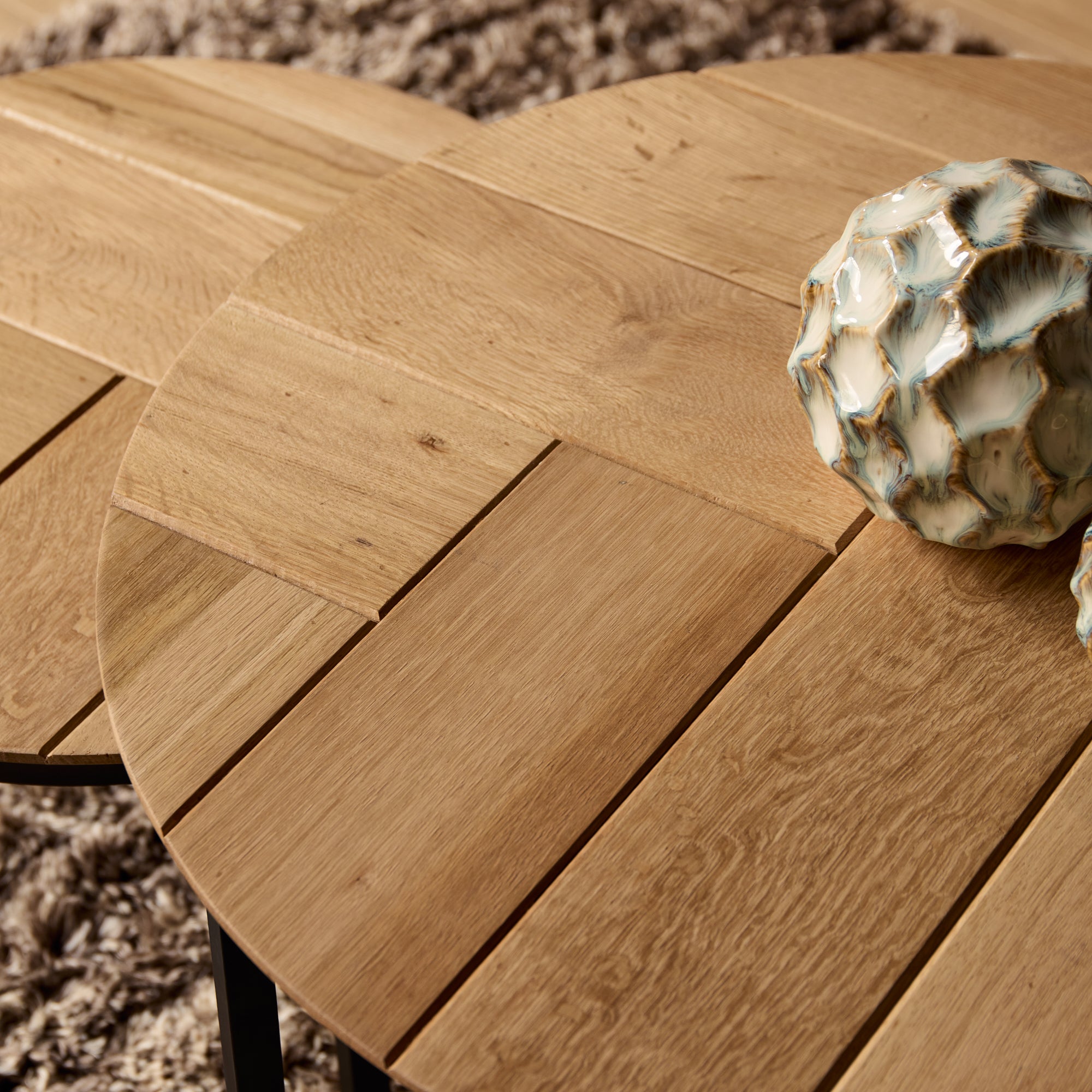 Couchtisch Morily 2er Set Ø70 & Ø50 cm – runde Eichenholz-Tischplatten & schwarze Metallbeine