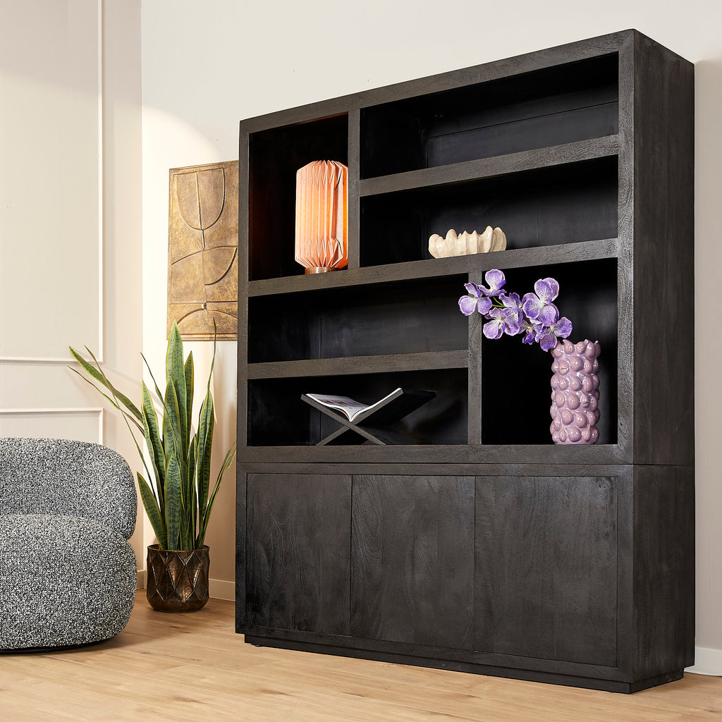 Regal Bali XL Schwarz – Mangoholz Bücherregal mit offenen Fächern & Push-to-Open Türen, 160 x 45 x 200 cm