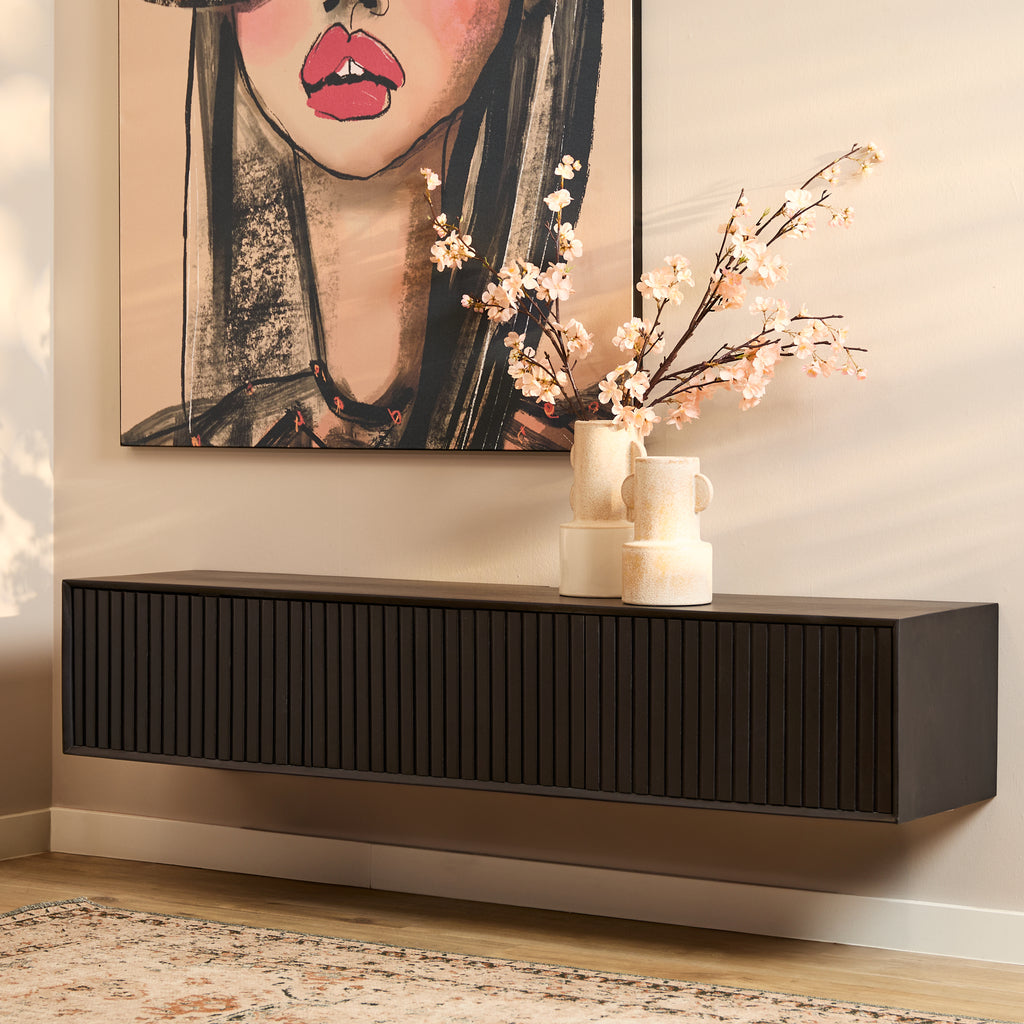 Schwebendes TV-Board Mandy Schwarz 160x35x30 cm – modernes Mangoholz Lowboard mit Lamellenfront & Push-to-Open