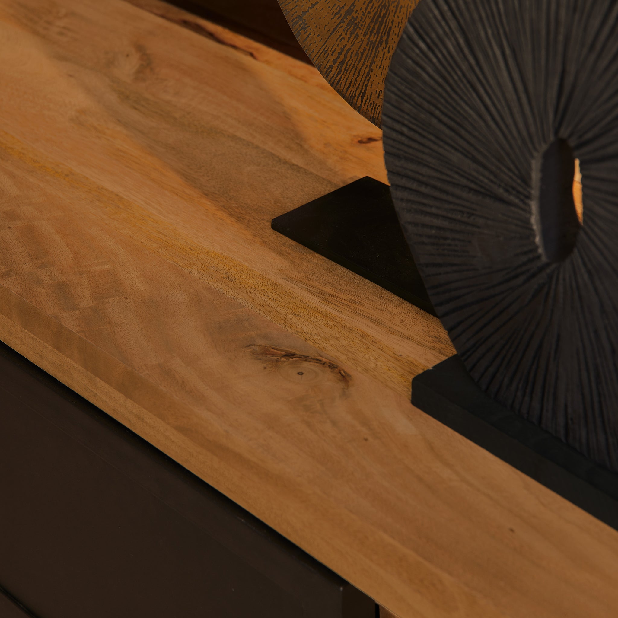 Sideboard Rois 210x45x85 cm – Mangoholz Kommode mit Metallrahmen, 3 Türen & 3 Schubladen